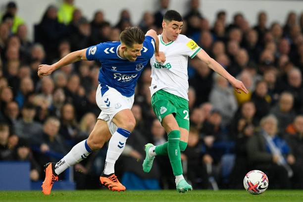 西布朗在年 西布朗在年